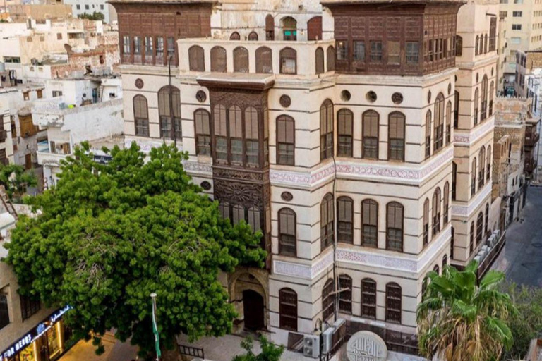 جدة: جولة إرشادية في المدينة القديمة والكورنيش والمسجد العائمجدة: يوم كامل خاص وفخم.