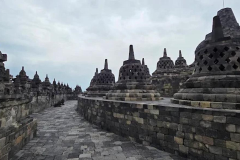 Borobudur tample, Cycling & Elo River Rafting Tour