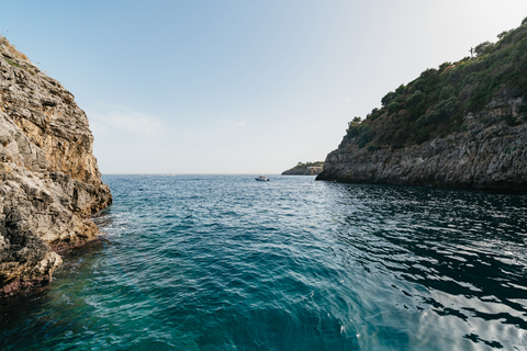 Von Sorrent: Ganztägige gemeinsame Bootstour nach Amalfi und Positano9:00 Uhr Abfahrt - Gruppentour ohne Abholung