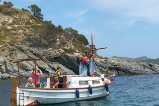 Cap Norfeu: Traditional Boat Tour of the Cap de Creus Natural Park