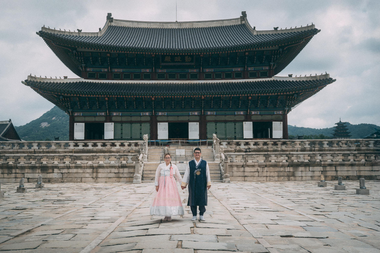 Seoul: K-Drama Style Couple Photoshoot