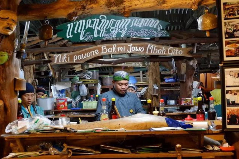 Yogyakarta: Temple Tour & Local Food Experience