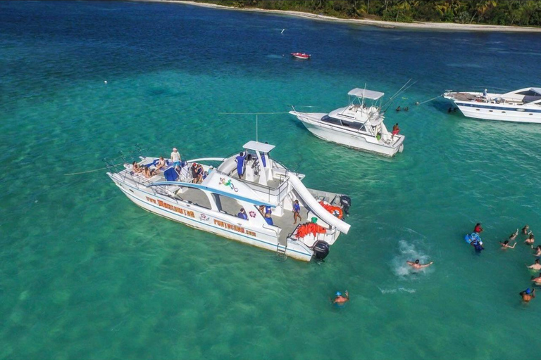 Private Catamaran with Open Bar and Dominican Meal