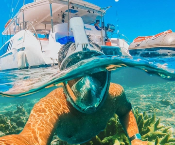Nha Trang: Catamaran Cruise with Snorkeling and BBQ
