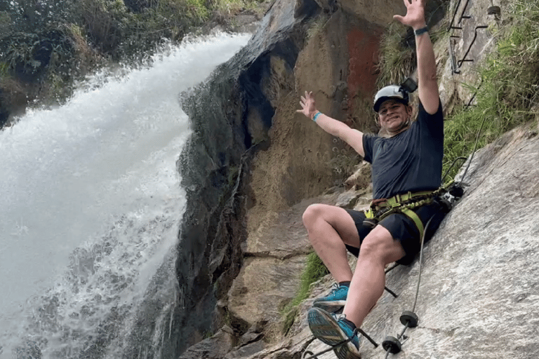 Von Medellín: Wasserfälle und Zipline Spüre das Abenteuer in jedem Sprung!