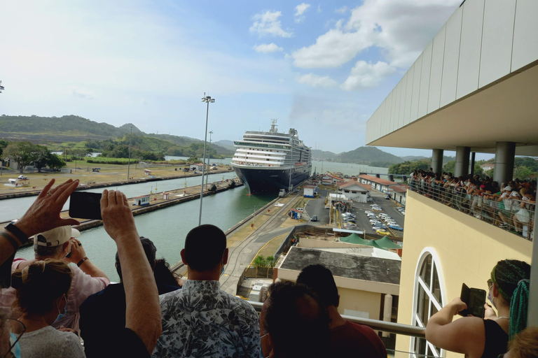 Panama Canal and City Sightseeing Tour