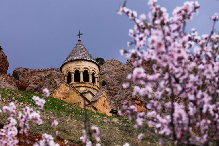 From Yerevan: Khor Virap, Noravank, and Jermuk Day Trip