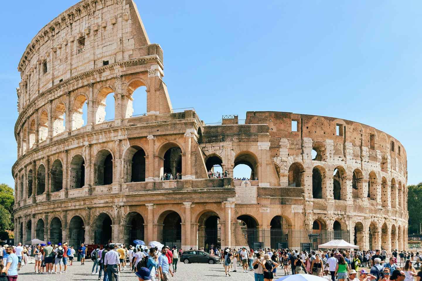 Colosseum Skip The Line Guided Tour With Palatine & Forum - Skip The Line Tour in Colosseum, Forum & Palatine Hill