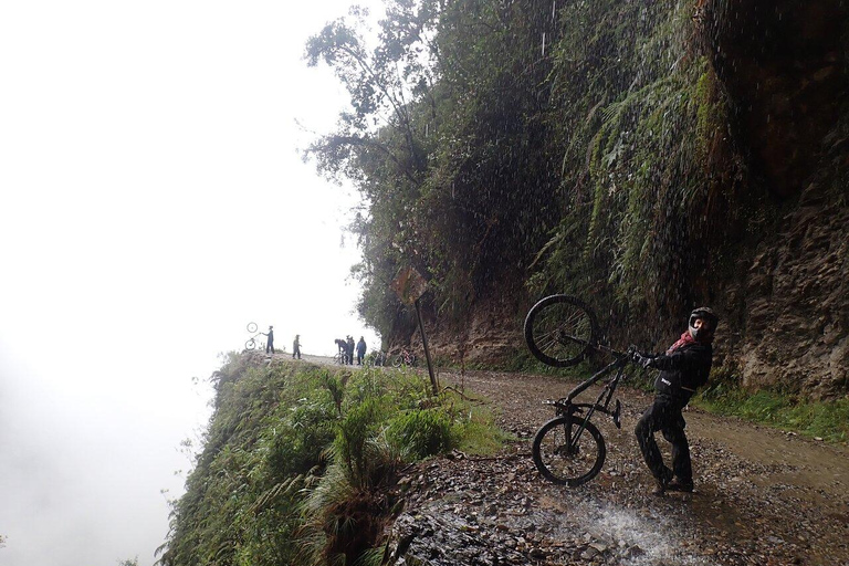 La Paz: Death Road Mountain Biking Tour
