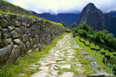 Cusco: 4 Day Jungle Adventure to Machu Picchu