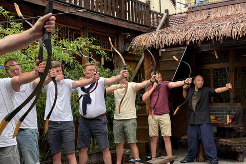 Shanghai: Shaolin Kung Fu Class with a Master 1.5 hours · Dynamic and static exercises