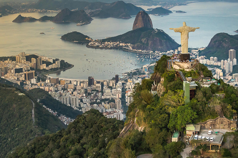 Rio de Janeiro: Corcovado i Sugarloaf z grillemRio de Janeiro: Corcovado i Sugarloaf z grillem w porze lunchu