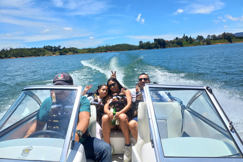 Medellín: Guatapé VIP + Helicopter Flight + Boat Ride + Piedra del Peñol