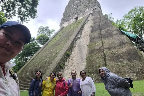 Tour di gruppo di Tikal da Flores