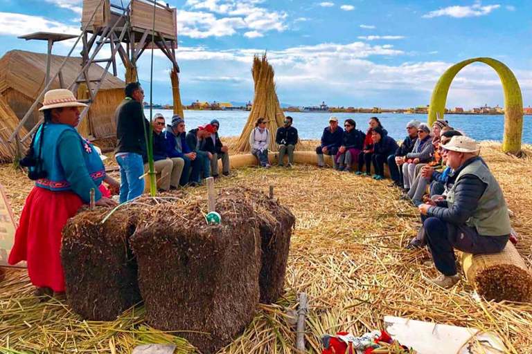 Excursão às Ilhas Flutuantes de Uros em Puno