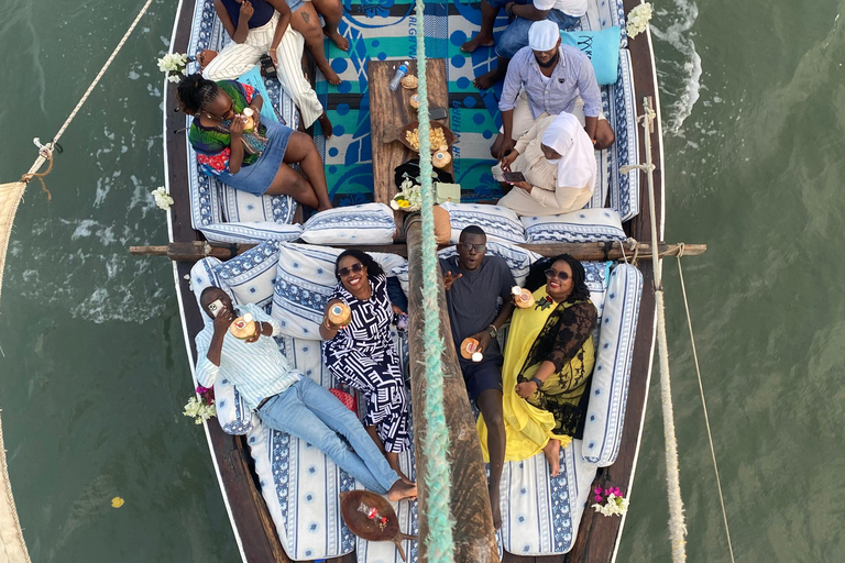 Mombasa: City Tour and Evening Dhow Cruise with Pickup