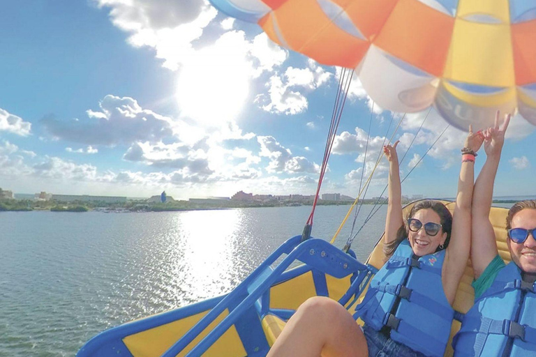 Cancun: Parasailing, Speedboat & Snorkeling Cancun: Parasailing Option