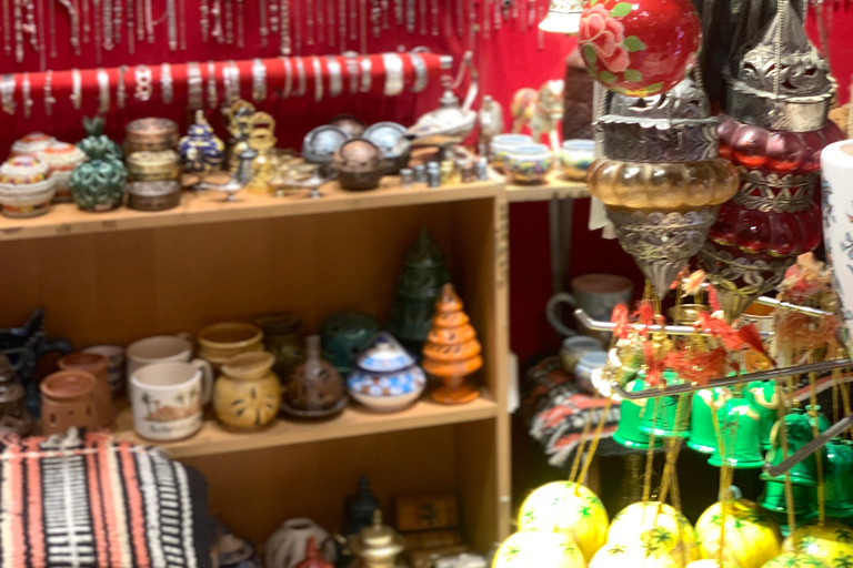 Nizwa: Nizwa Fort and Birkat Al Mouz Guided Tour