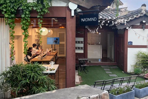 Seoul: Create Your Own Natural Perfume with a Perfumer