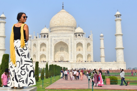 Ab Delhi: All Inclusive - Taj Mahal Tour mit dem ExpresszugZug 2. Klasse mit Privatwagen und Reiseführer