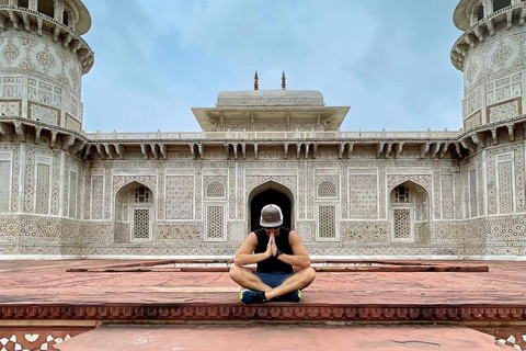 From Delhi: Taj Mahal Sunrise Tour with Skip-the-Line Ticket Private Car & Tour Guide Only