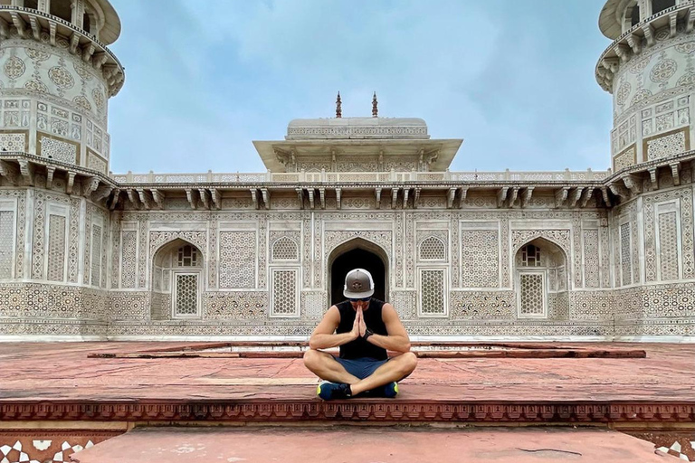 From Delhi: Taj Mahal Sunrise Tour with Skip-the-Line Ticket Private Car & Tour Guide Only