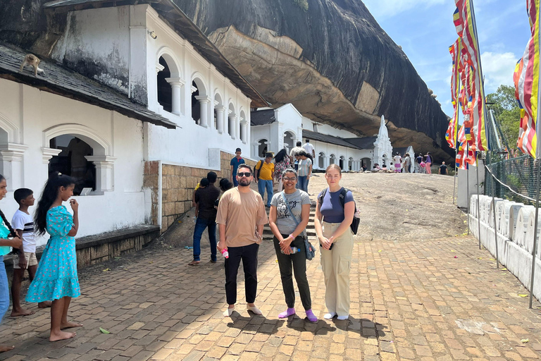 Excursión de un día a Sigiriya y Dambulla desde Ella