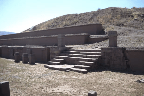 La Paz: Tiwanaku Ruins & Lake Titicaca Day Trip