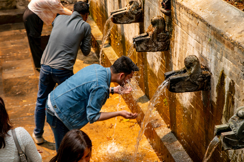 Katmandú: excursión de un día a Chitlang, cata de vinos y breve caminataÚnete (grupo de 2 o más personas)