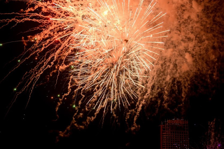 Da Nang: DIFF Fireworks Experience on a Han River Cruise [3rd Floor Seat] Set Menu Dinner Cruise | by TAURONGSONGHAN