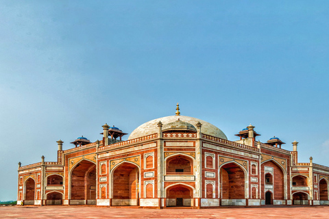 From Delhi: 3 Days Golden Triangle Tour With Taj Mahal 3-star hotel accomodation, A/C Car & local Guide Only.