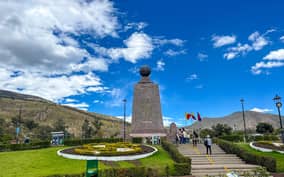 FullDay Quito: Middle of the World, Cable Car, Old Town