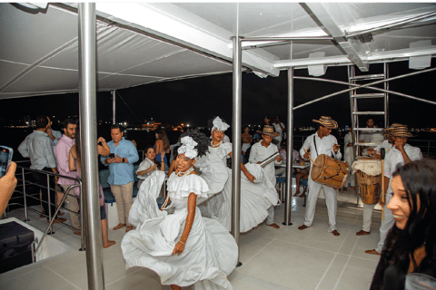 Cartagena: Sunset on Cartagena Bay aboard the Flamante Catamaran Cartagena: Sunset over Cartagena Bay aboard the Flamante Catamaran