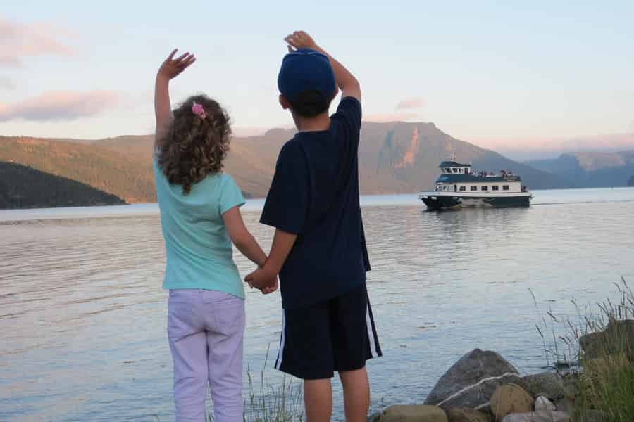 Abendliche Bootsfahrt in Bonne Bay. Foto: GetYourGuide Abendliche Bootsfahrt in Bonne Bay. Foto: GetYourGuide