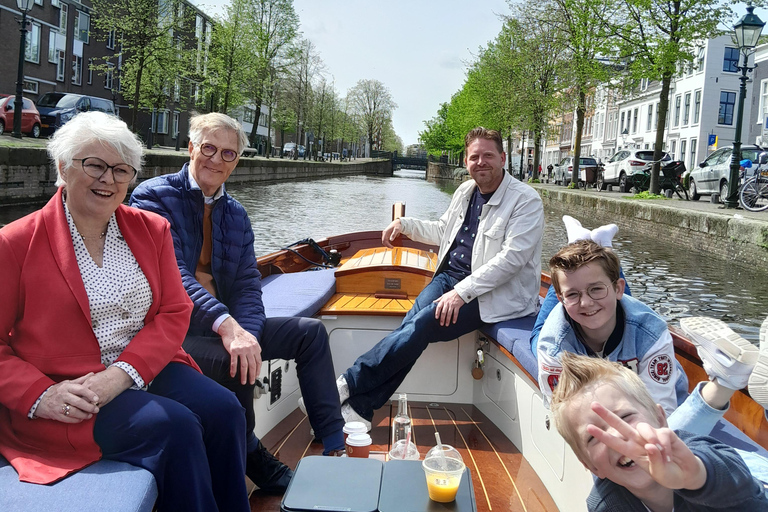 The Hague: individual tickets for an electric boattour!
