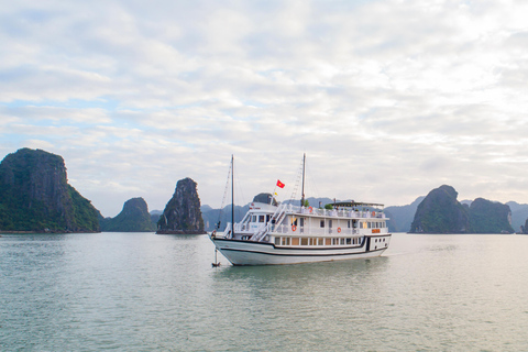 Ha Long Bay 3d2n on the luxury junk boat -Ruby cruise[From Hanoi]Ha Long Bay 3d2n on the luxury junk boat