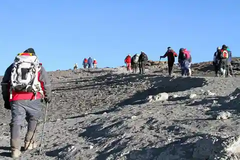 SCALATA DEL MONTE KILIMANJARO ATTRAVERSO LA VIA MACHAME 7 GIORNI
