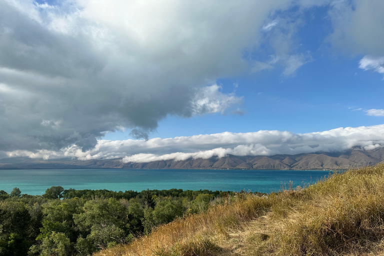 Yerevan: Lake Sevan Gourmet Day Trip with Tastings and Lunch