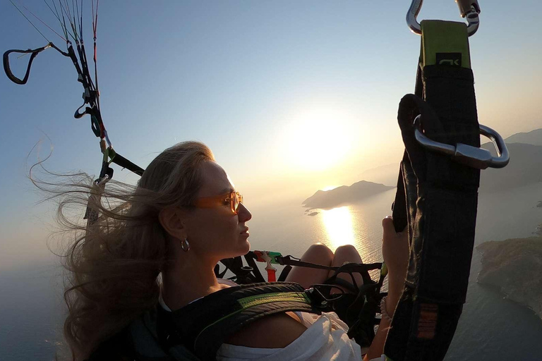 From Antalya: Ölüdeniz Paragliding w/Hotel Transfer & Lunch From Antalya: Ölüdeniz Paragliding w/Private Transfer