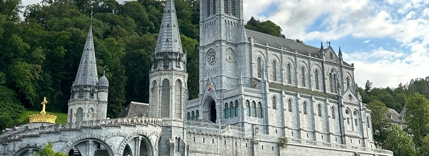 Visite guidée d'une journée complète à Lourdes avec prise en charge à la gare