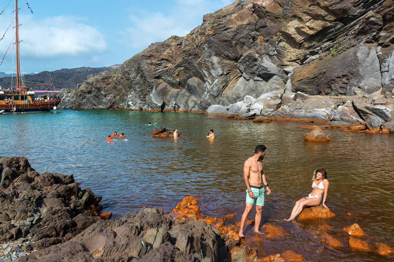 Santorini: Volcano and Hot Springs Boat Tour
