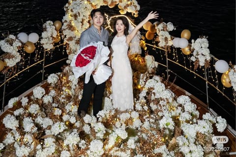Shanghai: Private Yacht Night Cruise with Optional Decor
