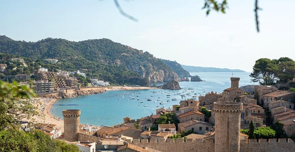 From Barcelona: Tossa de Mar Day Trip with Small Group