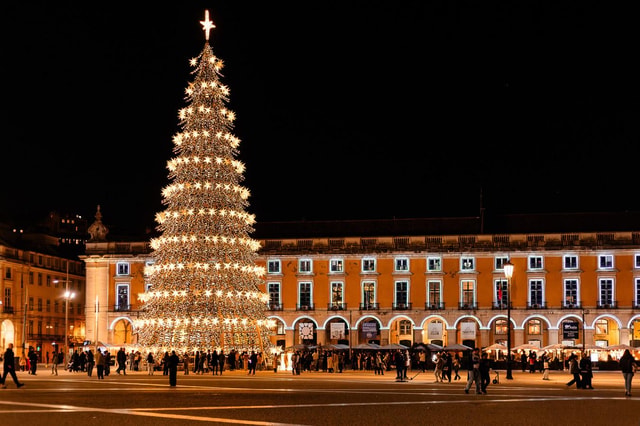 Lisbon: Christmas Lights Private & Flexible Walking Tour