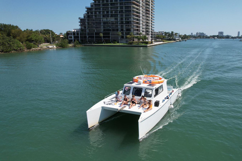 Miami: Avontuurlijke cruise met jetski, tubing en drankjesTour met gas- en jachthavenkosten