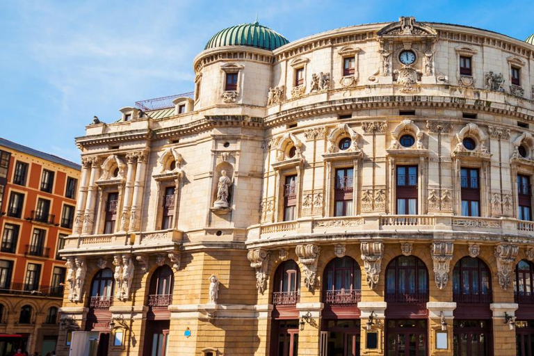 Bilbao: I am a tour guide who shows the history of the town of Bilbao.