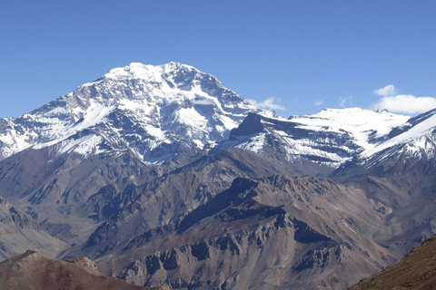 Santiago: Visit to Laguna del Inca and Portillo with llamas and picnic