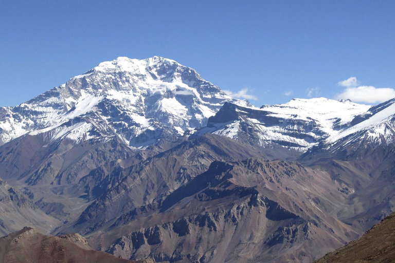 Santiago: Visit to Laguna del Inca and Portillo with llamas and picnic
