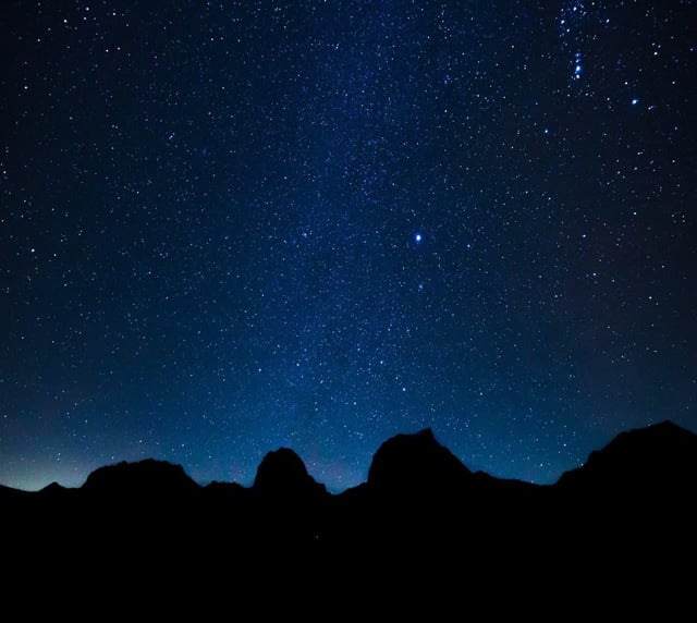Las Vegas: Death Valley Sunset and Stargazing Day Tour