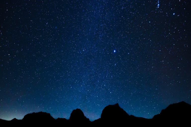 Las Vegas: Death Valley Sunset and Stargazing Day Tour